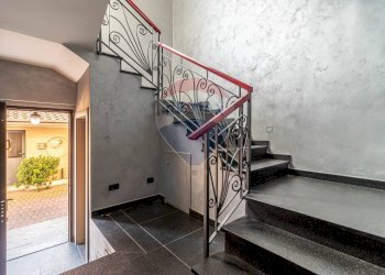 Scale - Casa semi indipendente Via Ticino
 
6, Varallo Pombia - foto 9