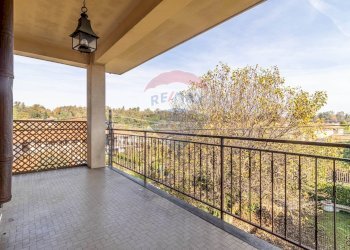 Terrazza - Casa semi indipendente Via Ticino
 
6, Varallo Pombia - foto 15