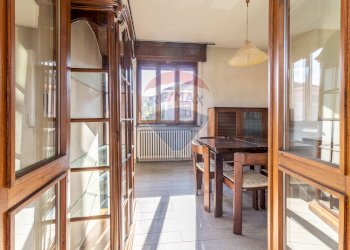 Sala da pranzo - Casa semi indipendente Via Ticino
 
6, Varallo Pombia - foto 16