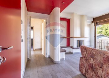 Hall / corridoio - Casa semi indipendente Via Ticino
 
6, Varallo Pombia - foto 22