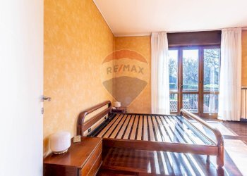 Camera / camera da letto - Casa semi indipendente Via Ticino
 
6, Varallo Pombia - foto 24