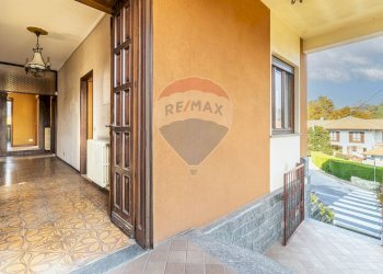 Balcone - Casa semi indipendente Via Ticino
 
6, Varallo Pombia - foto 42