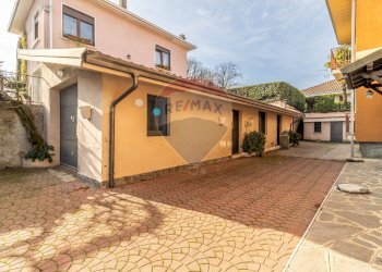 Terrazza - Casa semi indipendente Via Ticino
 
6, Varallo Pombia - foto 71