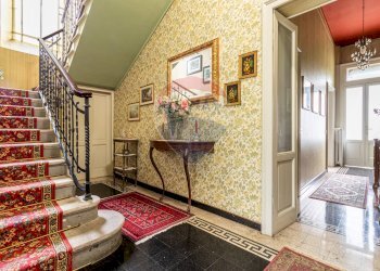 Scale - Villa Lesa - foto 9