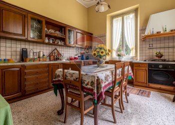Cucina - Villa Lesa - foto 25
