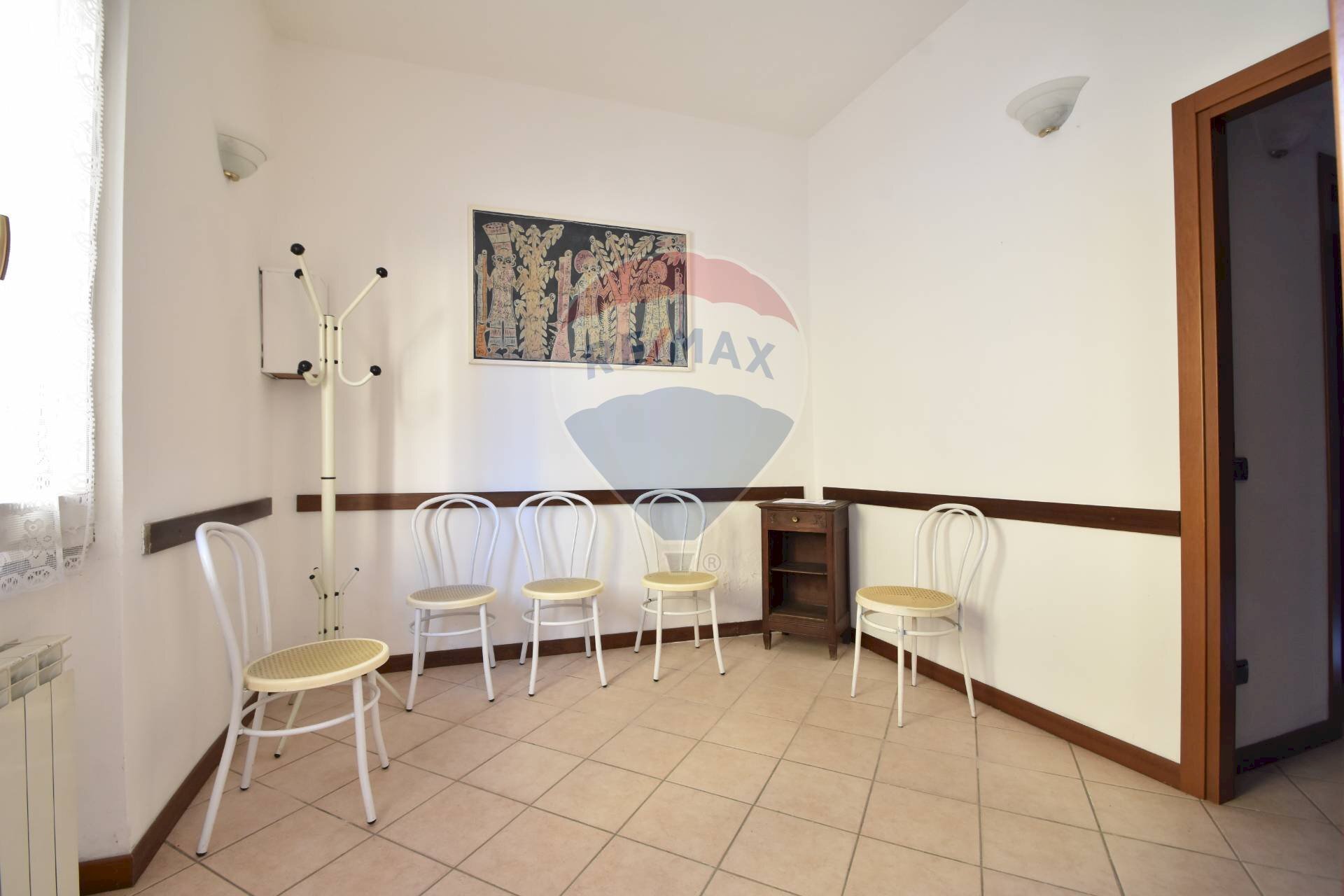 Sala da pranzo - Commercial Premises via vittorio Veneto
 
5, Divignano - photo 2