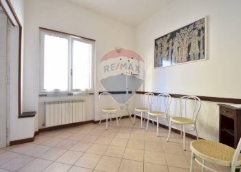 Sala da pranzo - Commercial Premises via vittorio Veneto
 
5, Divignano - photo 3