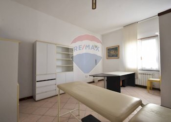 Soggiorno - Commercial Premises via vittorio Veneto
 
5, Divignano - photo 6