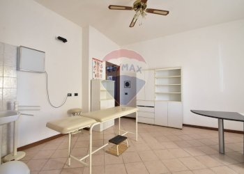 Soggiorno - Commercial Premises via vittorio Veneto
 
5, Divignano - photo 7