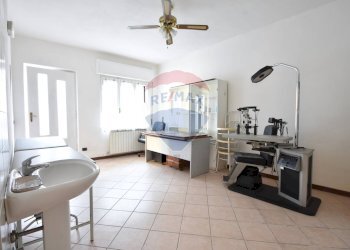 Cucina - Commercial Premises via vittorio Veneto
 
5, Divignano - photo 10