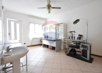 Cucina - Commercial Premises via vittorio Veneto
 
5, Divignano - photo 11