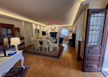 Sala da pranzo - Villa Via Borgata San Quirico
 
20, Domodossola - foto 11