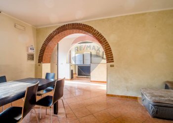 Sala da pranzo - Casa semi indipendente Vaprio d'Agogna - foto 2