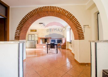 Sala da pranzo - Casa semi indipendente Vaprio d'Agogna - foto 5