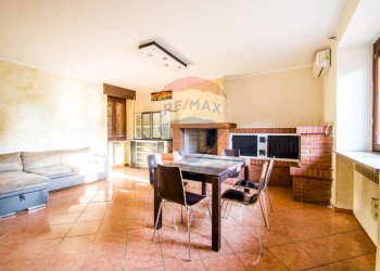 Sala da pranzo - Casa semi indipendente Vaprio d'Agogna - foto 11