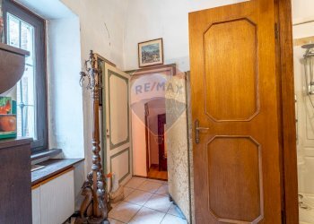 Hall / corridoio - Independent house Buronzo - photo 14