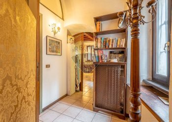 Hall / corridoio - Independent house Buronzo - photo 16