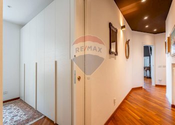 Hall / corridoio - Appartamento Arona - foto 21