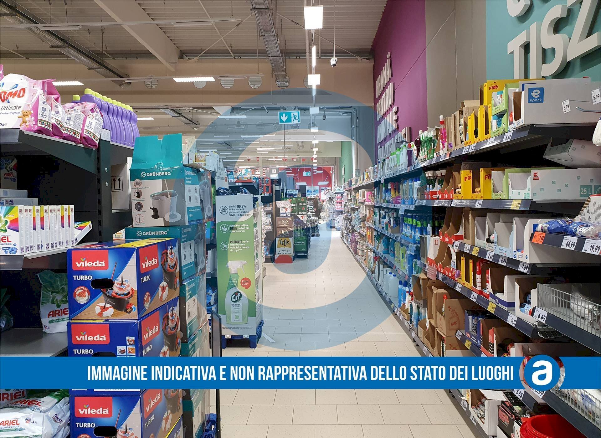 Foto 1 - Commercial Premises Via San Girolamo
 
1, Bari - photo 1