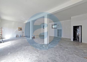 Foto 4 - Locale Commerciale Viale Kennedy
 
29/33, Bari - foto 4