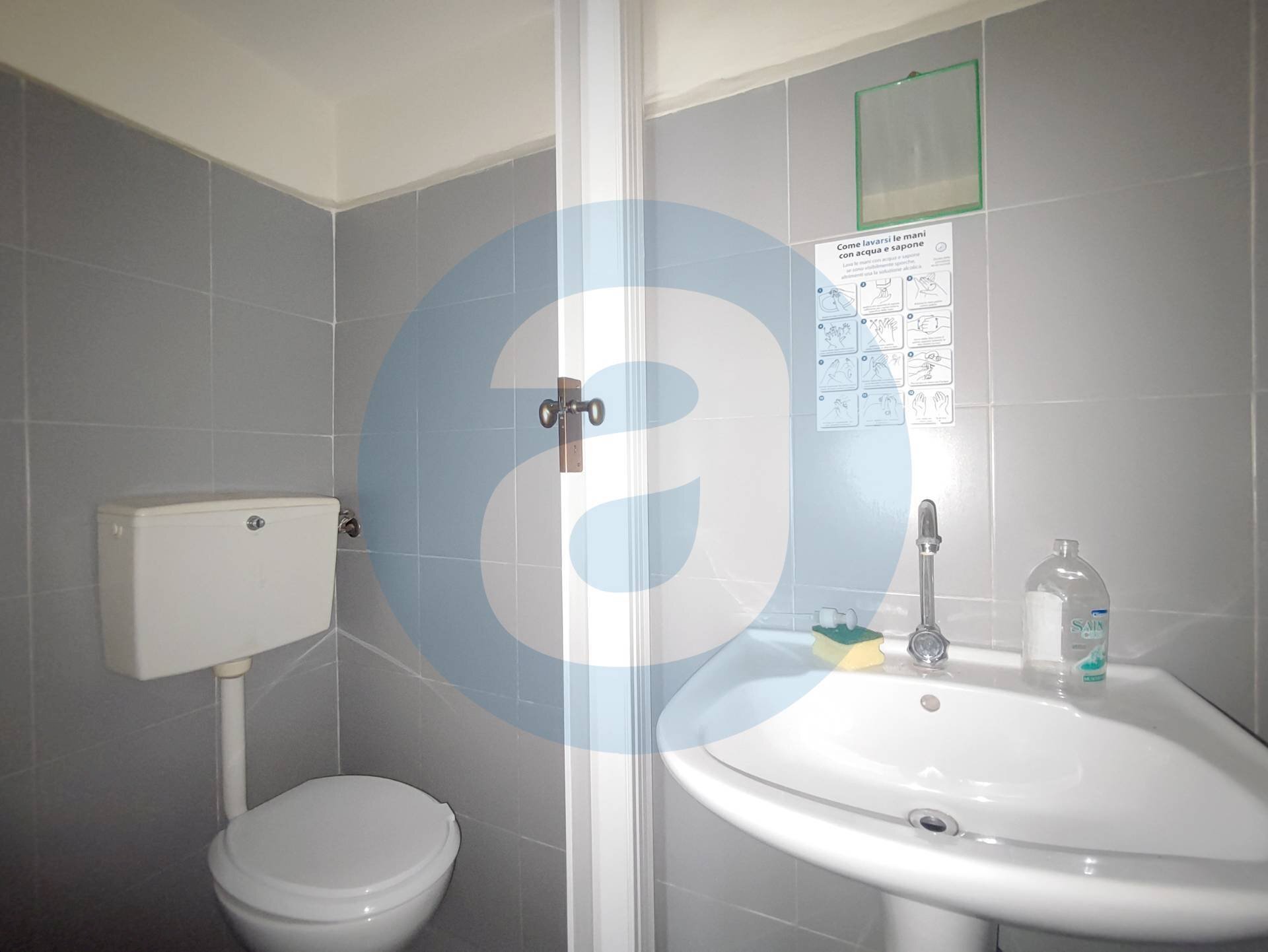 Foto 3 - Commercial Premises Via Alessandro Manzoni
211, Bari - photo 3