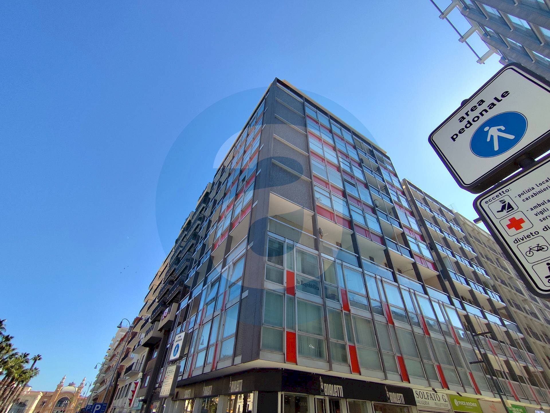 Foto 1 - Office Corso Vittorio Emanuele II
 
52, Bari - photo 1