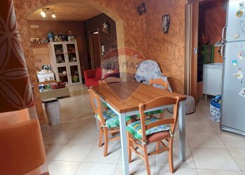 Sala da pranzo - Casa indipendente via Gulfi
 
142, Chiaramonte Gulfi - foto 2