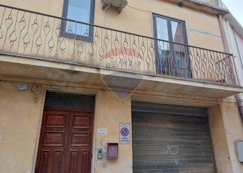 Edificio all\'aperto - Casa indipendente via Gulfi
 
142, Chiaramonte Gulfi - foto 9