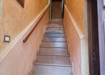 Scale - Casa indipendente via Gulfi
 
142, Chiaramonte Gulfi - foto 11