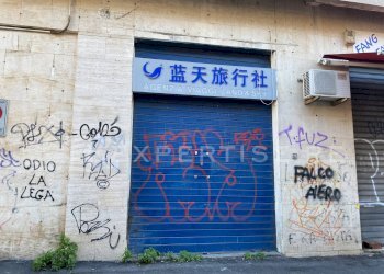 Foto 1 - Commercial Premises Piazza Carlo Alberto
 
78, Catania - photo 1