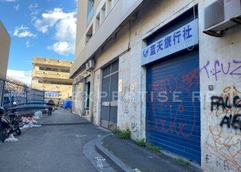 Foto 2 - Commercial Premises Piazza Carlo Alberto
 
78, Catania - photo 2