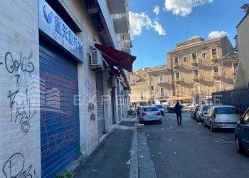 Foto 3 - Commercial Premises Piazza Carlo Alberto
 
78, Catania - photo 3