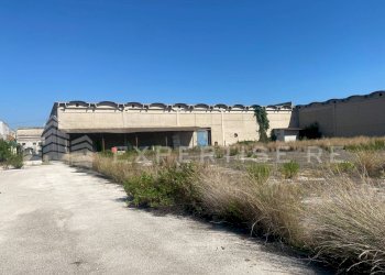 Foto 3 - Capannone contrada targia
 
48, Siracusa - foto 3