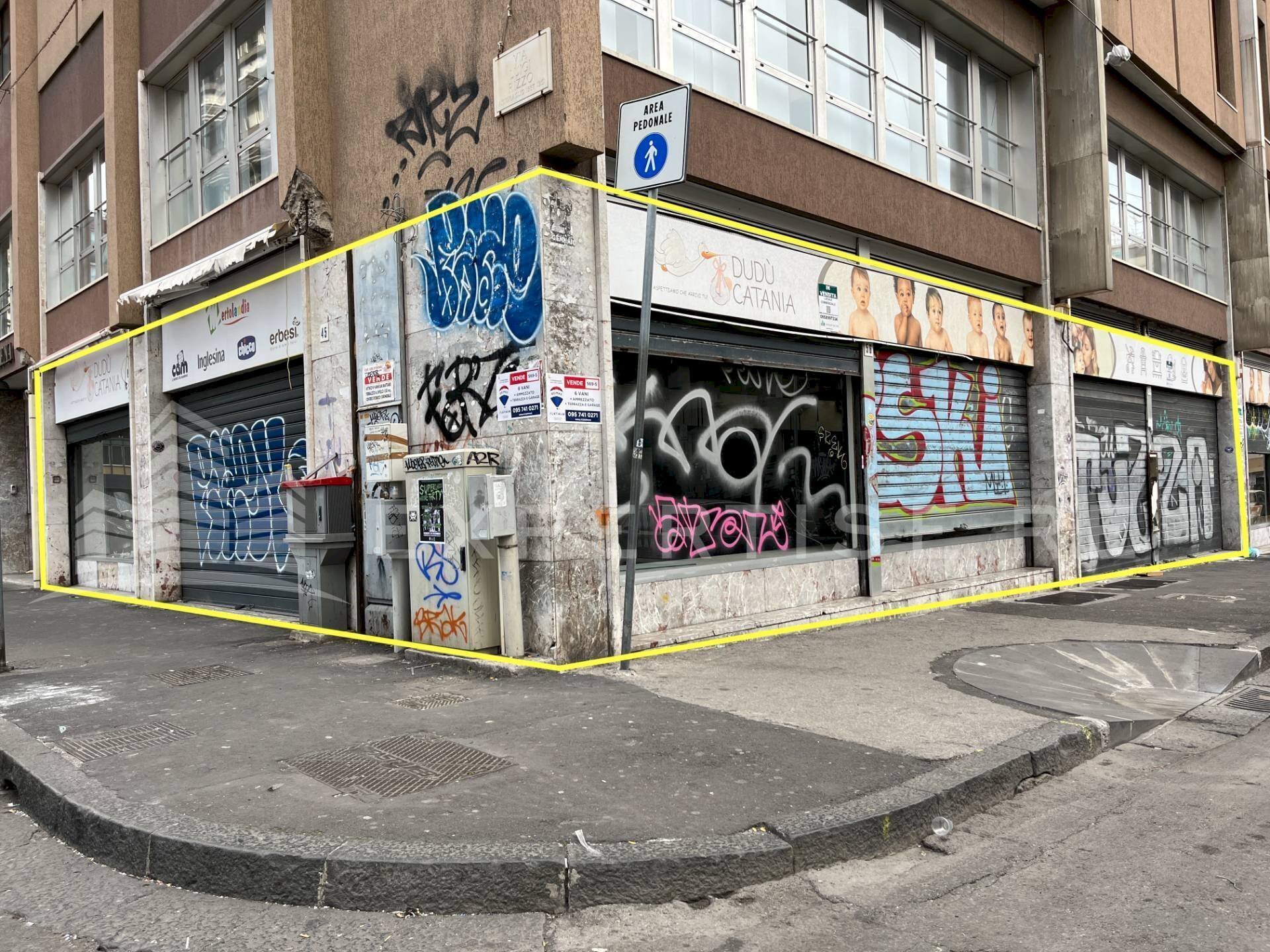 Foto 1 - Locale Commerciale Via Teocrito
 
54, Catania - foto 1