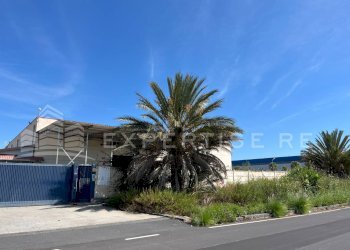 Foto 4 - Capannone Via Cosmo Mollica Alagona
 
70-72, Catania - foto 4