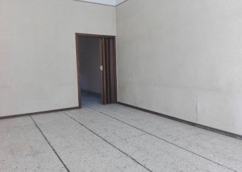 Foto 1 - Commercial Activity via Garibaldi
 
10, Calcinaia - photo 1