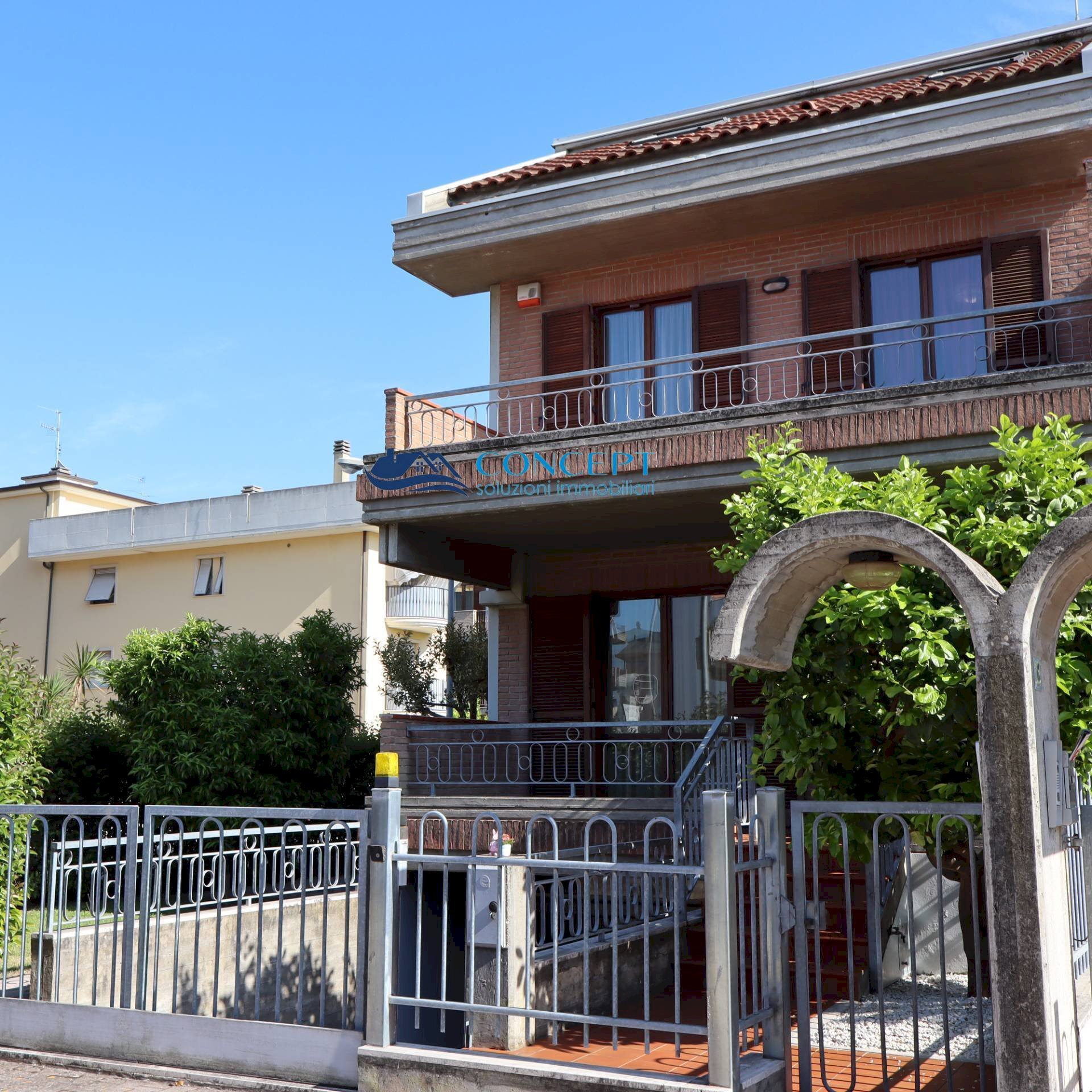 Foto 1 - Villa a Schiera via Liri
 
snc, San Benedetto del Tronto - foto 1