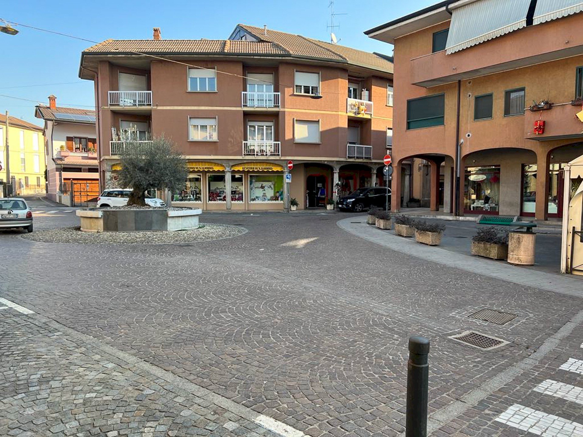 Foto 2 - Negozio via Largo Diaz
 
22, Pontoglio - foto 2