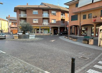 Foto 2 - Negozio via Largo Diaz
 
22, Pontoglio - foto 2