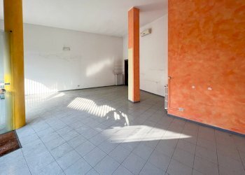 Foto 20 - Negozio via Largo Diaz
 
22, Pontoglio - foto 20