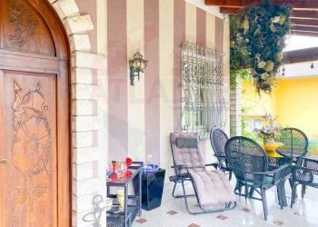 Porta d\'ingresso e porticato - Appartamento via San Martino
 
35, Ghedi - foto 4