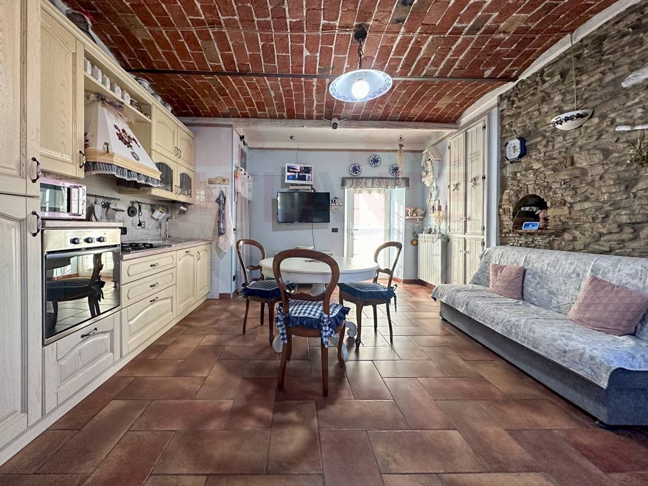 CUCINA - Casa indipendente Regione Molli
 
50, Melazzo - foto 2