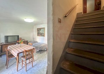 SCALA INTERNA - Casa semi indipendente Via Verdi
 
8, Cortemilia - foto 19