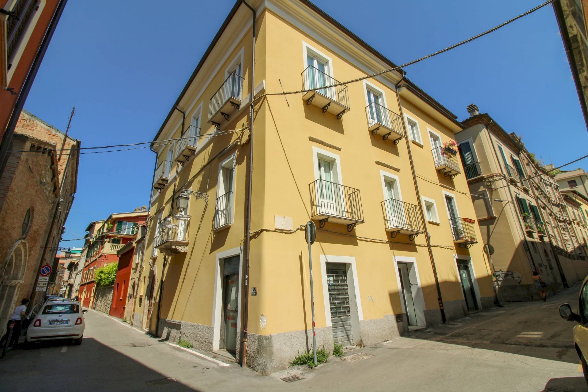 Foto 1 - Locale Commerciale via Muzi, Teramo - foto 1