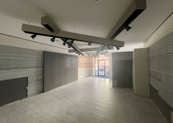 Foto 3 - Locale Commerciale Via Cesare Battisti, Albenga - foto 3