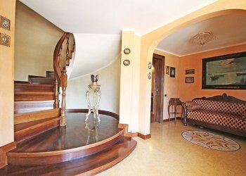 scale interne - Villa Ponteranica - foto 14