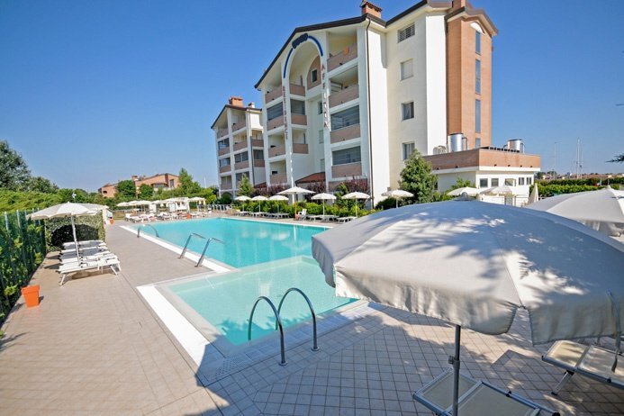 piscina - Residence Comacchio - foto 2