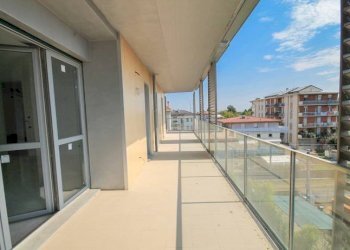 Terrazzo - Four-room apartment via corridoni
 
79, Bergamo - photo 3