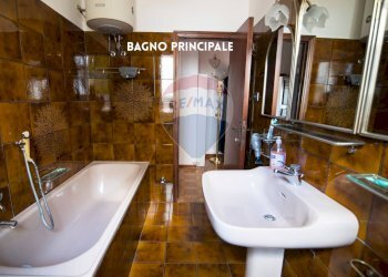 BAGNO CON VASCA - Casa indipendente VIA DELL'ORFANOTROFIO
 
42, Roccastrada - foto 24