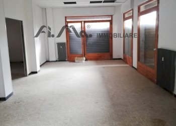 Foto 1 - Commercial Premises Piazza della Chiesa, Quiliano - photo 1